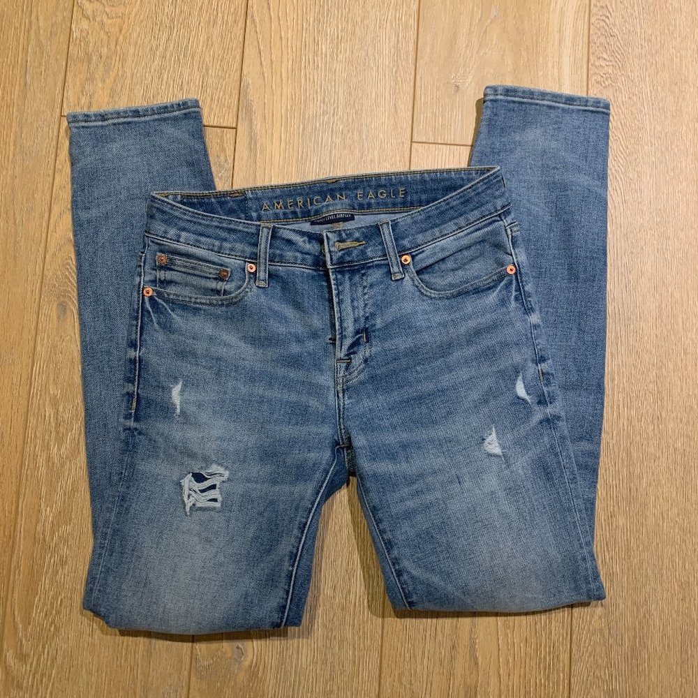 American Eagle Men's Medium Blue Distressed Skinny Jeans